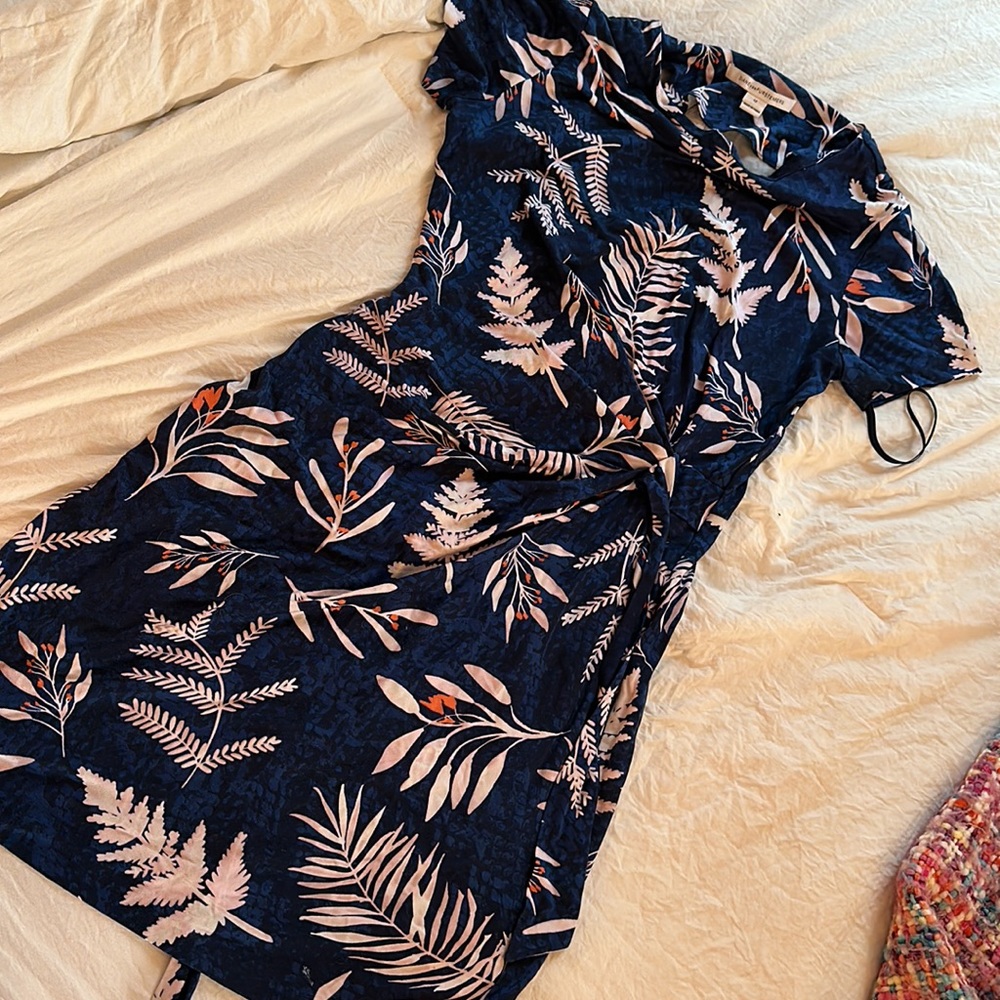Diane von Furstenberg leaf print short sleeve dress size 12